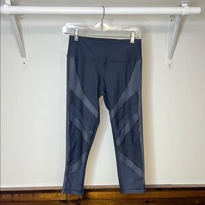 90 Degrees by Reflex Gray Leggings- S‎
